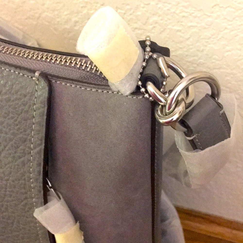 BRAND NEW COACH BAG!! - Picture 7 of 11
